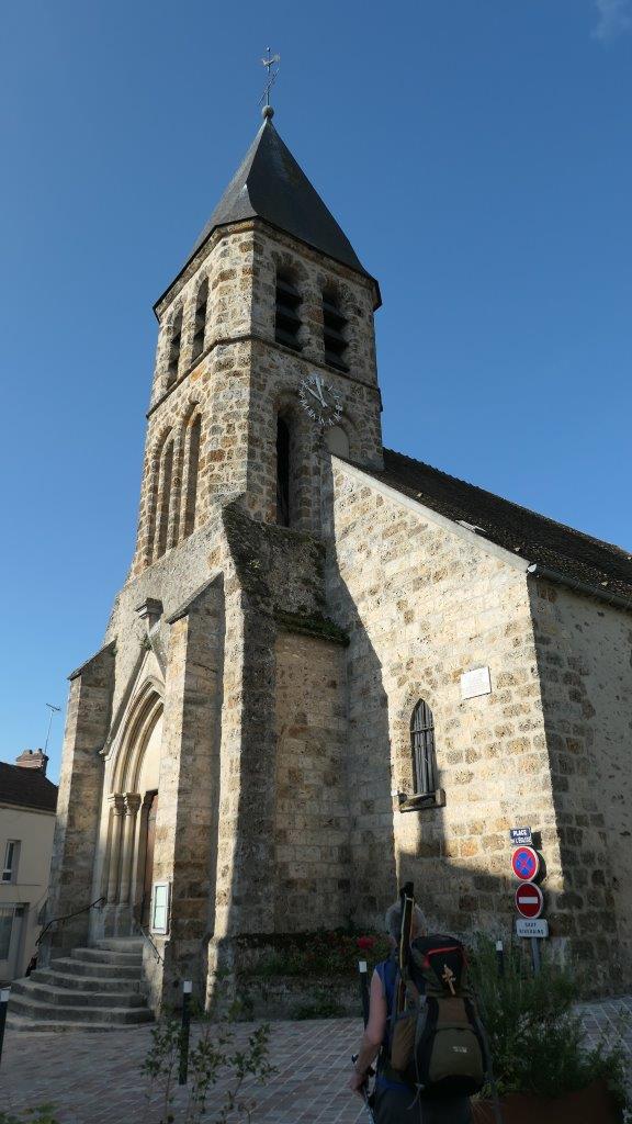 Dampierre-en-Yvelines Kirche Saint Pierre.jpg
